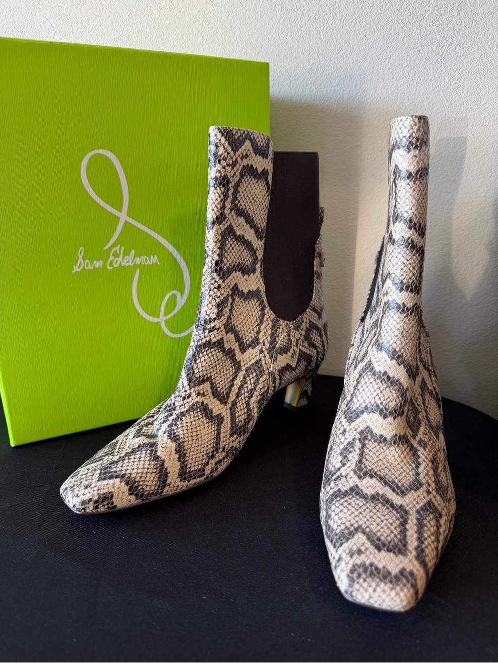 Sam Edelman Snake-Print Chelsea Booties Sz 7